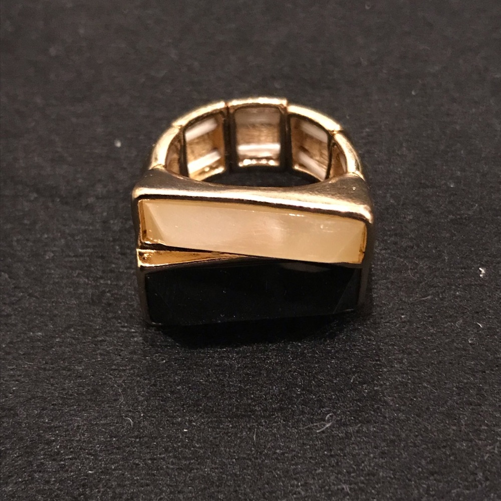 Takyn Ring